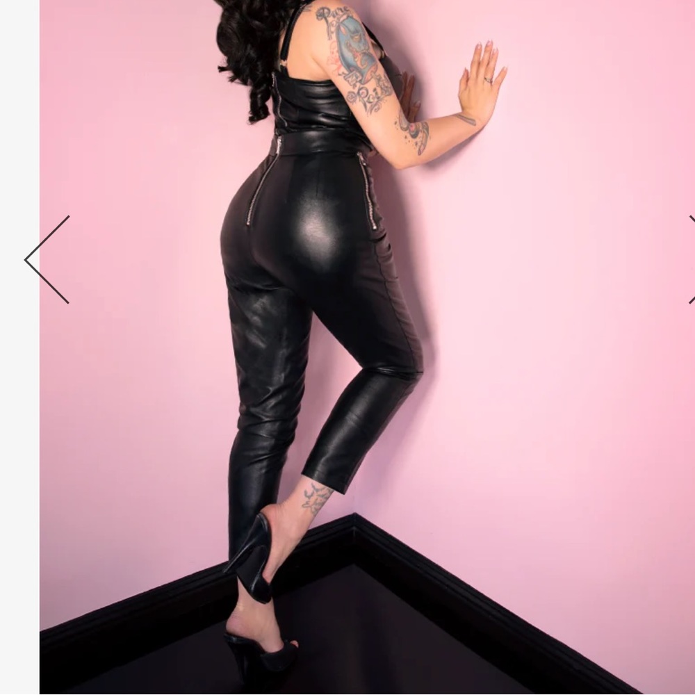 MICHELINE PITT SIZE LARGE BAD GIRL CIGARETTE PANTS IN VEGAN LEATHER NWT VIXEN